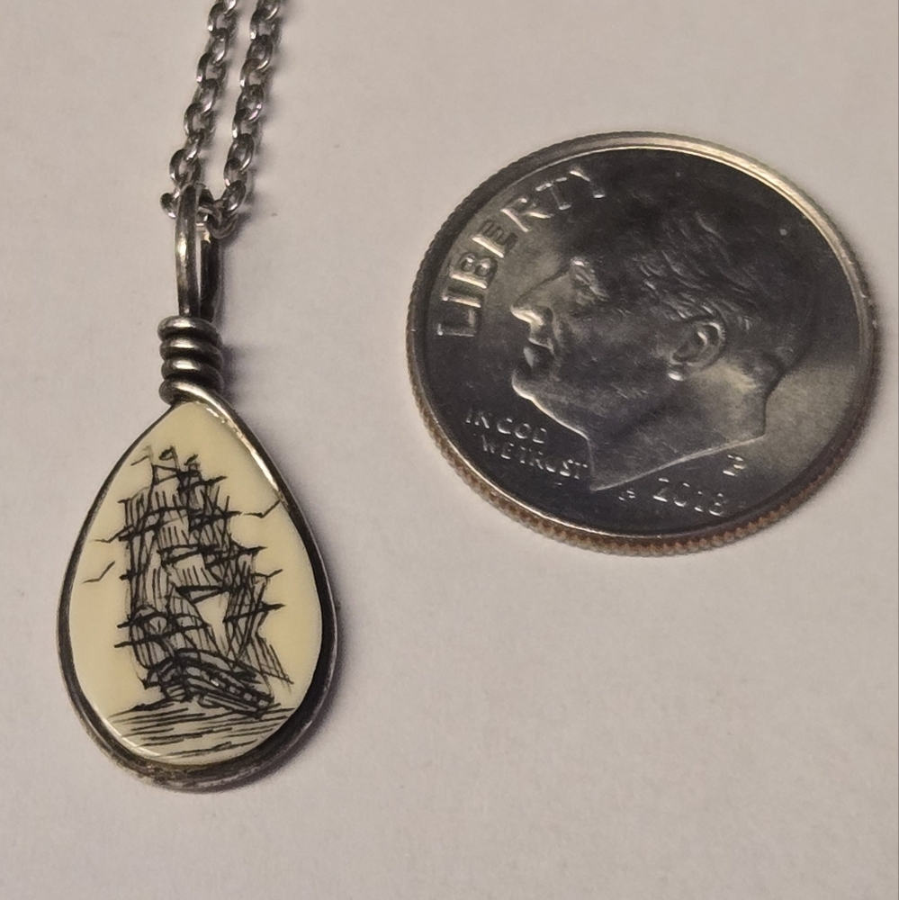 Vtg Small Scrimshaw Ship Necklace - Picture 6 of 6